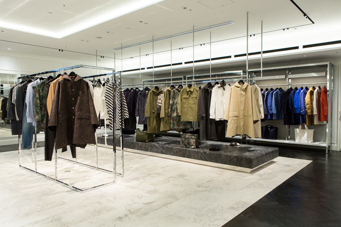 ディオール(DIOR), ヴァレンティノ(VALENTINO), フェンディ(FENDI), ロエベ(LOEWE), ディスコード ヨウジヤマモト(discord Yohji Yamamoto), ヴェルサーチェ(VERSACE), モスキーノ(MOSCHINO), マックイーン(McQueen), ジョウタロウ サイトウ(JOTARO SAITO), ヴィヴィアン・ウエストウッド(Vivienne Westwood) ギンザ シックス｜写真128
