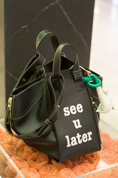ディオール(DIOR), ヴァレンティノ(VALENTINO), フェンディ(FENDI), ロエベ(LOEWE), ディスコード ヨウジヤマモト(discord Yohji Yamamoto), ヴェルサーチェ(VERSACE), モスキーノ(MOSCHINO), マックイーン(McQueen), ジョウタロウ サイトウ(JOTARO SAITO), ヴィヴィアン・ウエストウッド(Vivienne Westwood) ギンザ シックス｜写真65