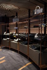 ジョウタロウ サイトウ、ギンザ シックスに旗艦店 - カフェ併設の新業態、手描き京友禅着物を限定販売｜写真12