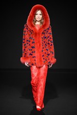 ロイヤル チエ 2017-18年秋冬コレクション - 赤からはじまるフェミニンな幻想世界｜写真1