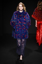 ロイヤル チエ 2017-18年秋冬コレクション - 赤からはじまるフェミニンな幻想世界｜写真8