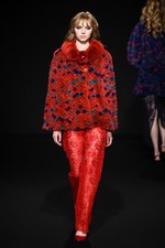 ロイヤル チエ 2017-18年秋冬コレクション - 赤からはじまるフェミニンな幻想世界｜写真10