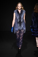 ロイヤル チエ 2017-18年秋冬コレクション - 赤からはじまるフェミニンな幻想世界｜写真16