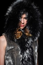 ロイヤル チエ 2017-18年秋冬コレクション - 赤からはじまるフェミニンな幻想世界｜写真37