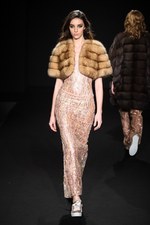 ロイヤル チエ 2017-18年秋冬コレクション - 赤からはじまるフェミニンな幻想世界｜写真52