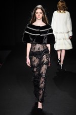 ロイヤル チエ 2017-18年秋冬コレクション - 赤からはじまるフェミニンな幻想世界｜写真64