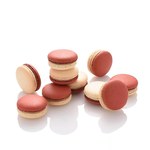 フレデリック・カッセルよりカーネーション風ケーキ、カカオムースにフランボワーズの爽やかな香り｜写真3