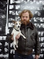 元オアシスのノエル・ギャラガーの曲作りを追った、写真家ローレンス・ワトソンの個展開催｜写真1