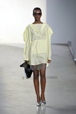 軽快に空に舞うカイトをイメージ -3.1フィリップリム 2012年春夏ウィメンズコレクション｜写真17