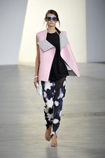 軽快に空に舞うカイトをイメージ -3.1フィリップリム 2012年春夏ウィメンズコレクション｜写真36