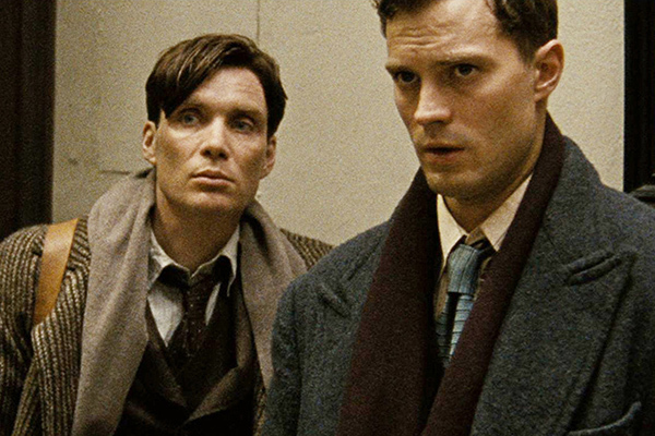 映画『ハイドリヒを撃て!「ナチの野獣」暗殺作戦』ナチスの冷酷な高官暗殺事件を描いた緊迫のサスペンス