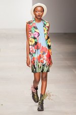 華やかなガーデンスタイルでハッピーに - アシシュ(Ashish)　2012年春夏コレクション｜写真22