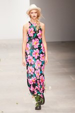 華やかなガーデンスタイルでハッピーに - アシシュ(Ashish)　2012年春夏コレクション｜写真32