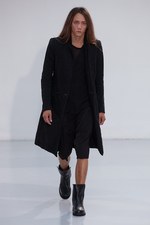 白と黒の美しいコントラスト - ニコラ アンドレア タラリス(Nicolas Andreas Taralis) 2012年春夏コレクション｜写真29