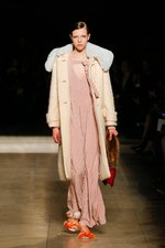 ミュウミュウ 2017-18年秋冬コレクション - 時を超えて交わるエレガンスとスポーティさ｜写真46