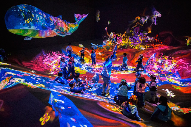 「チームラボ ジャングルと学ぶ！未来の遊園地」渋谷で開催 - 光のアートに包まれる体験型音楽フェス | 写真