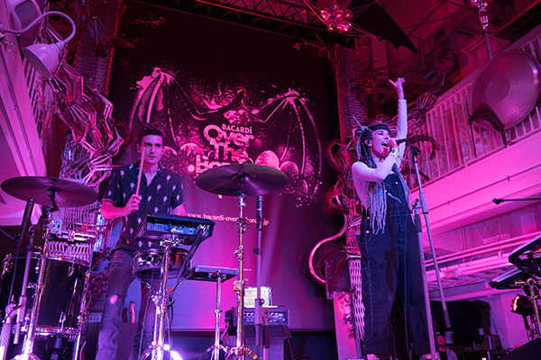 「オーバー・ザ・ボーダー」