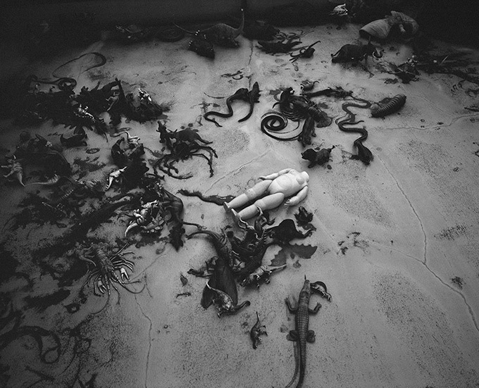 荒木経惟, 《Tombeau Tokyo》, 2016, gelatin silver print