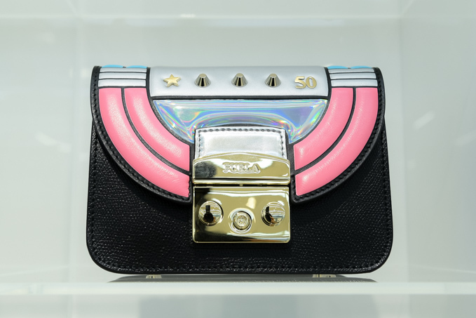 フルラのメトロポリスに新作 - 90年の歴史をバッグに、レコードやロボットがモチーフのフラップ全9種｜写真9