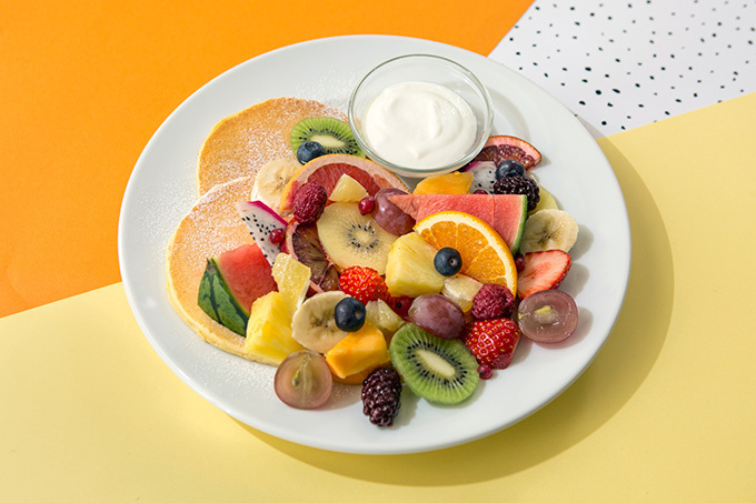 J.S. パンケーキカフェ、18種類のフルーツ＆27種類野菜をのせたヘルシーパンケーキ｜写真2