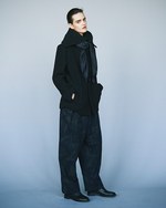 Y's 2017年秋冬コレクション - ネイビー(海軍)からのヒントは今も女性服の進化を後押しする｜写真9