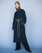 Y's 2017年秋冬コレクション - ネイビー(海軍)からのヒントは今も女性服の進化を後押しする｜写真18