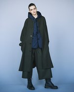 Y's 2017年秋冬コレクション - ネイビー(海軍)からのヒントは今も女性服の進化を後押しする｜写真22