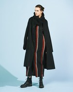 Y's 2017年秋冬コレクション - ネイビー(海軍)からのヒントは今も女性服の進化を後押しする｜写真27