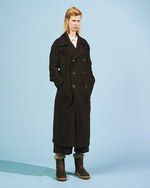 Y's 2017年秋冬コレクション - ネイビー(海軍)からのヒントは今も女性服の進化を後押しする｜写真28