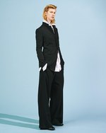 Y's 2017年秋冬コレクション - ネイビー(海軍)からのヒントは今も女性服の進化を後押しする｜写真29