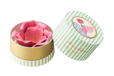 「レ・メルヴェイユーズ ラデュレ」1号店が銀座三越にオープン！あの話題のチークカラーに限定ミニサイズが登場