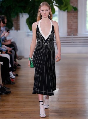 ヴァレンティノ(VALENTINO) 2018年リゾートウィメンズコレクション  - 写真3