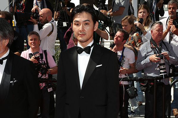 長澤まさみ｜俳優・松田龍平、エルメネジルド ゼニアのタキシード＆スーツで第70回カンヌ国際映画祭へ