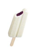 kiriの「クリームチーズアイス」に新フレーバー“ブルーベリー”、全国で発売｜写真2