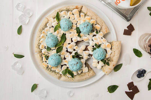 マックス ブレナー「チョコミントアイスピザ」