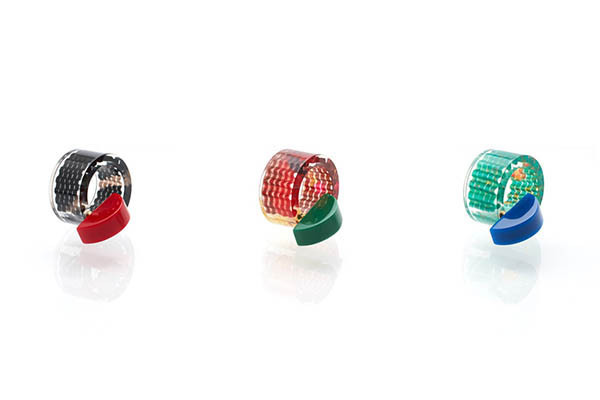 二子玉川｜ミー イッセイ ミヤケ、カラフルなプリーツ生地を閉じ込めた「クリアプリーツアクセサリー」が登場