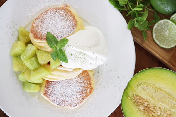 「茨城メロンパンケーキ ライムの香り」
