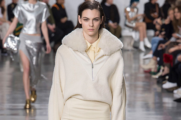 パコ ラバンヌ 2017-18年秋冬コレクション - ダンスの余韻は心地よく肌に残る