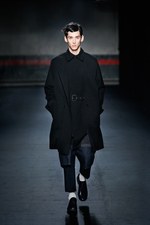 Acne(アクネ) 2012-13年秋冬メンズコレクション - 複雑な愛を"感情のコラージュ”として表現｜写真1