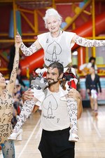 ヴィヴィアン・ウエストウッド2018年春夏コレクション - 英国トラッドも自由な発想で唯一無二の服に｜写真81