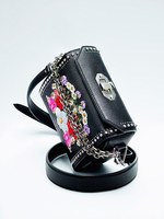 アレキサンダー・マックイーン期間限定ストアが伊勢丹新宿店に、限定バッグを含む新作レザーグッズを展開｜写真2