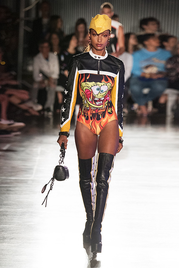 モスキーノ(MOSCHINO) 2018年リゾートウィメンズコレクション  - 写真20