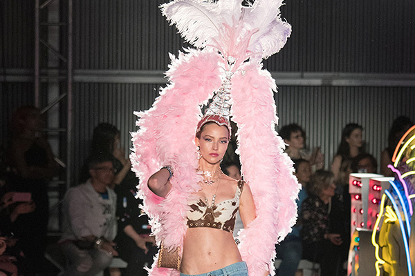 モスキーノ 2018年リゾート ウィメンズ コレクション