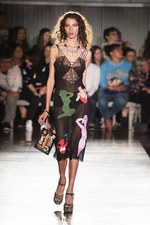 モスキーノ 2018年リゾートコレクション - LAからラスベガスへ、陽気なファッション トリップ｜写真18