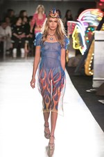 モスキーノ 2018年リゾートコレクション - LAからラスベガスへ、陽気なファッション トリップ｜写真55