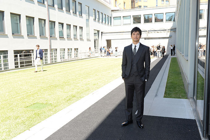 【インタビュー】俳優・西島秀俊、スーツを語る - アルマーニを通して感じる服と内面｜写真8