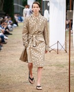 JW アンダーソン 18年春夏メンズコレクション - バカンスはハートに溢れたリラックスムードで｜写真1