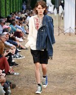 JW アンダーソン 18年春夏メンズコレクション - バカンスはハートに溢れたリラックスムードで｜写真18