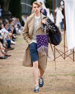 JW アンダーソン 18年春夏メンズコレクション - バカンスはハートに溢れたリラックスムードで｜写真33