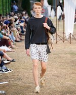 JW アンダーソン 18年春夏メンズコレクション - バカンスはハートに溢れたリラックスムードで｜写真39